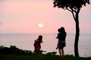 中庭からの夕日 (2)